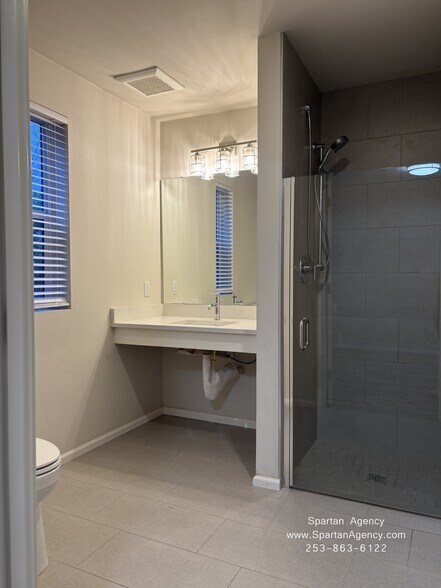 Building Photo - 8501 Locust Ave E