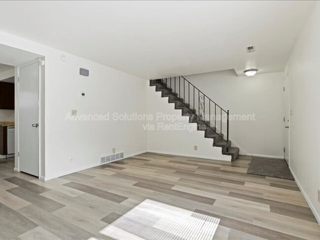 Building Photo - 4554 S 785 E