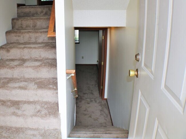 Building Photo - $1,450 | 3 Bedroom, 2.5 Bathroom Town Home...