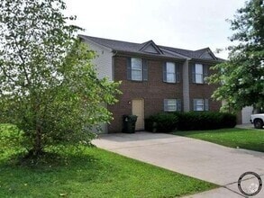 Building Photo - 205 Tanbark Dr