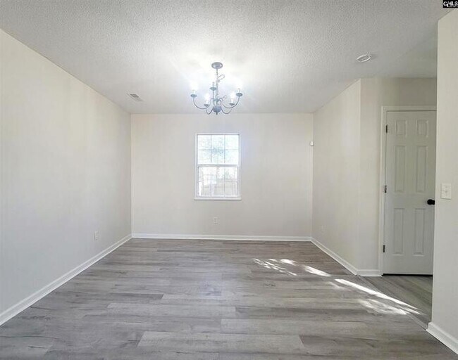 Building Photo - Freshly Remodeled Home near YMCA