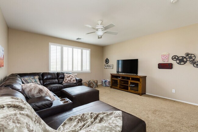 Primary Photo - 8408 W Midway Ave