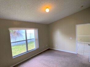 Building Photo - Move in Ready home in Kissimmee