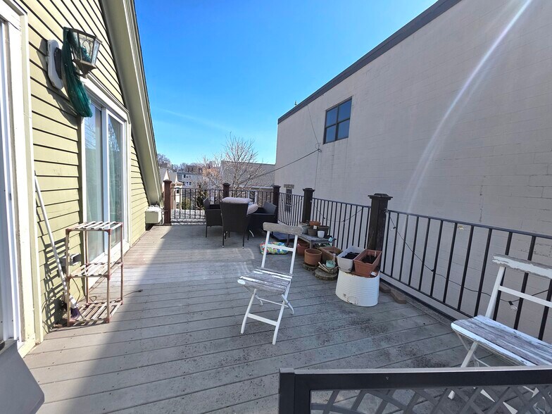 Building Photo - 5 Gore Street Pl