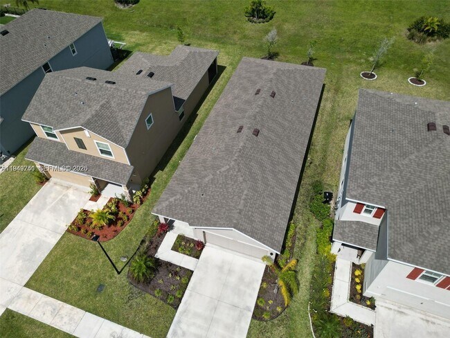 Building Photo - 10770 SW Vasari Way