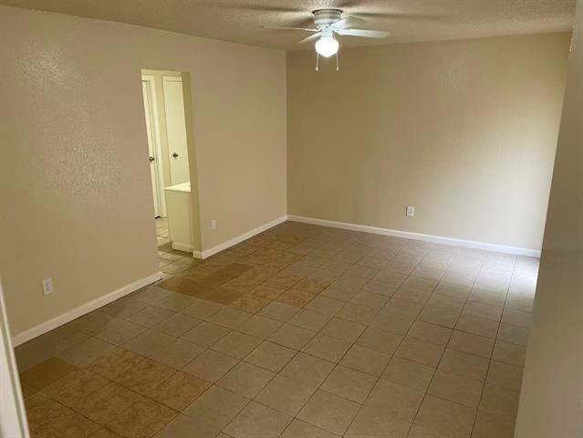 Building Photo - 4520 Louisville Dr