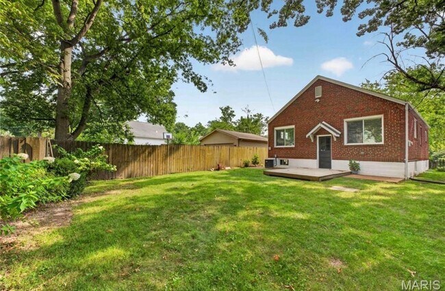 Building Photo - 109 Handlan Ct