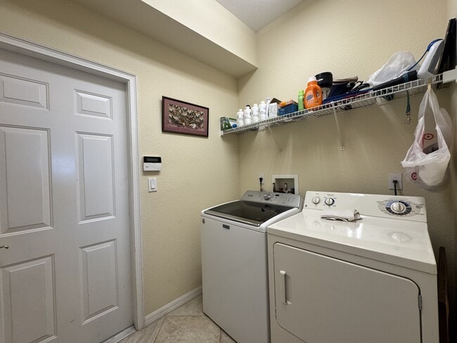 Building Photo - 462 Montelluna Dr