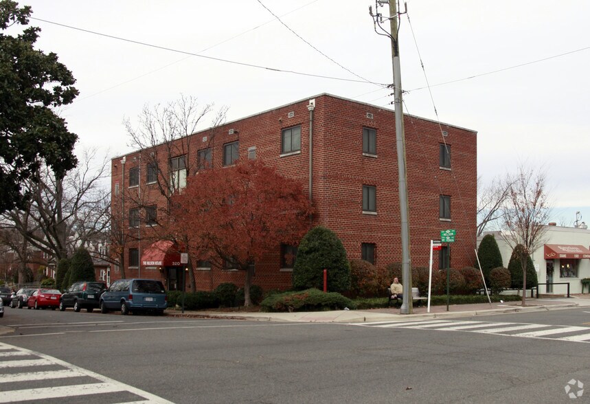 Primary Photo - Del Rey Nelson Apartments