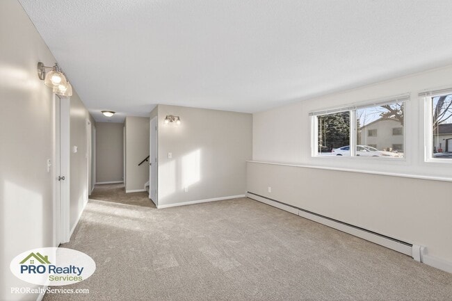 Building Photo - Recently Remodeled 4 Bedroom Home
