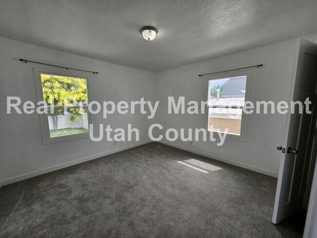 Building Photo - 152 W 100 S