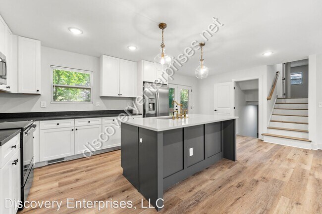 Building Photo - 4 br, 2.5 bath House - 9149 Homewood Dr.