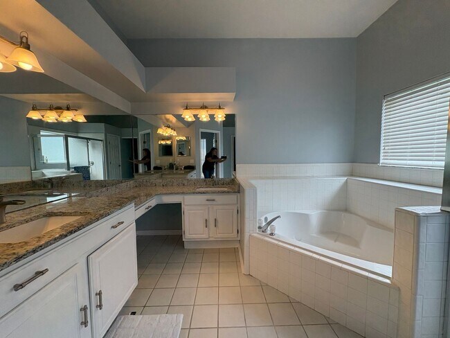 Building Photo - 4/3.5 Home at Eagle Lending