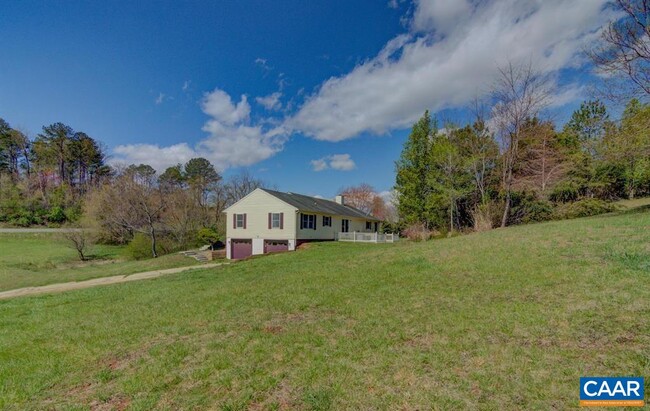Building Photo - 71 Harmony Ln