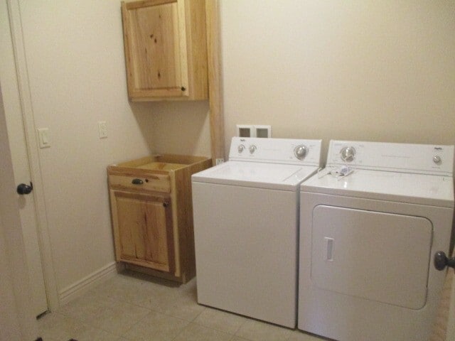 Building Photo - 3 Bedroom 2 bath Single Level - Single Family Home