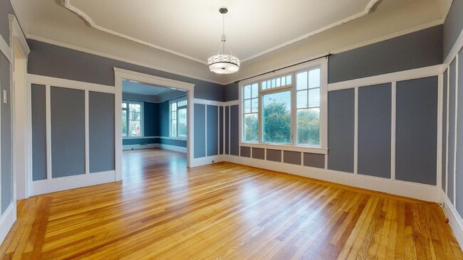 Building Photo - Bright Spacious 2BD + 1BA in Inner Richmon...