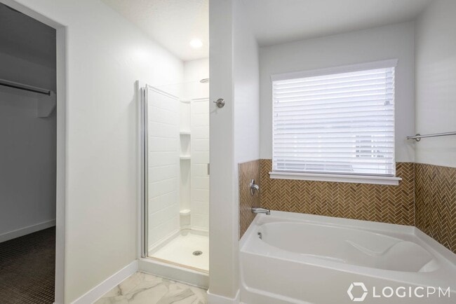 Building Photo - Stunning Row-End Townhome In Excellent Loc...