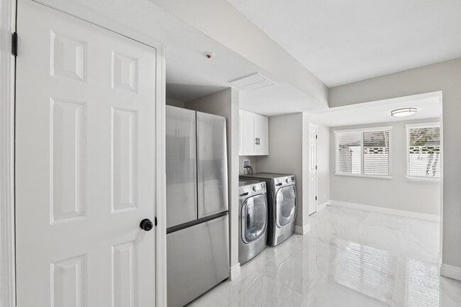 Building Photo - 7826 E Heatherbrae Ave