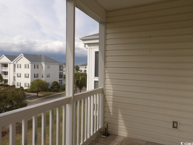 Building Photo - 901 W Port Dr