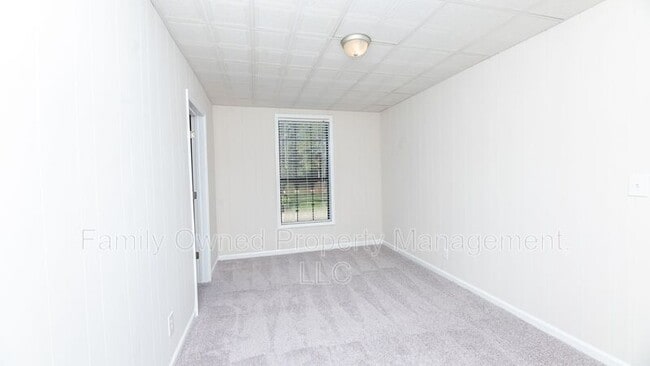 Building Photo - 214 New Grade Rd