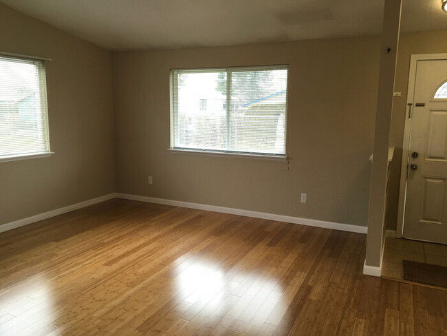 Building Photo - Super cute home in Lacey