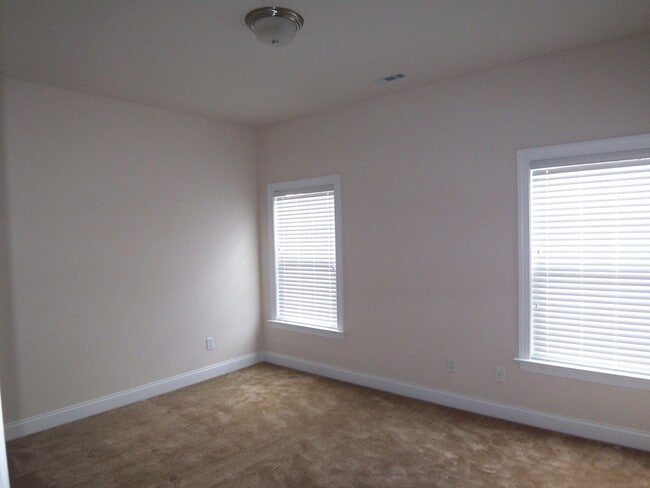 Building Photo - Immaculate 4/3 Home in Cureton! COMING SOON!