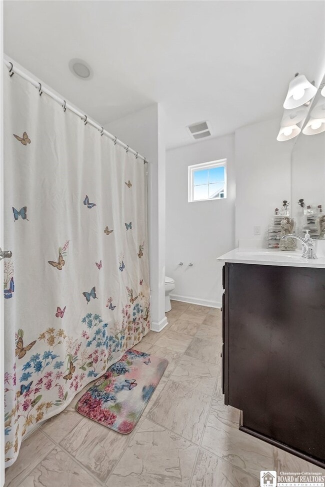 Building Photo - 27 Middlebury Ln