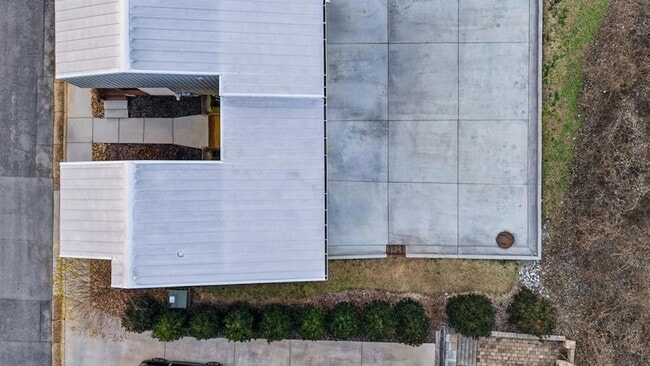 Building Photo - 207 Old Mountain Rd