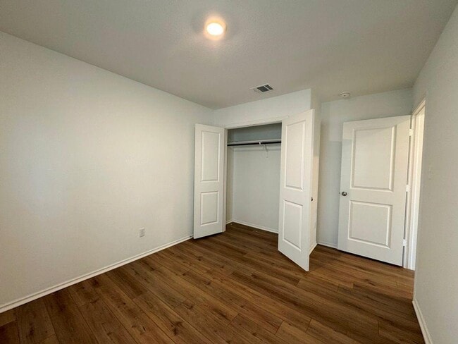 Building Photo - 208 Magione St