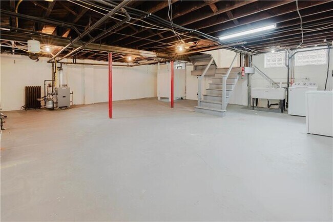 Building Photo - 511 Woodbourne Ave