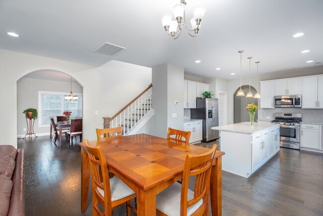 Building Photo - Room to Spread Out! 4BR, 3.5BA Home Near Liberty Creek Schools