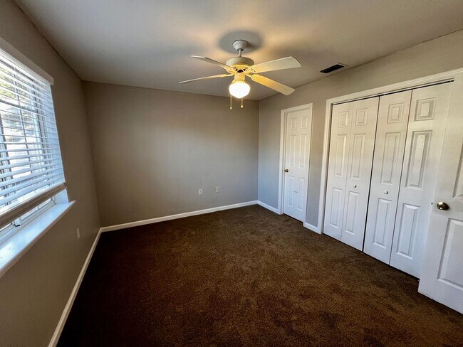 Building Photo - 2738 W Tharpe St
