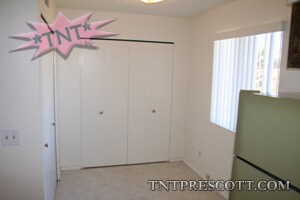 Building Photo - 0894