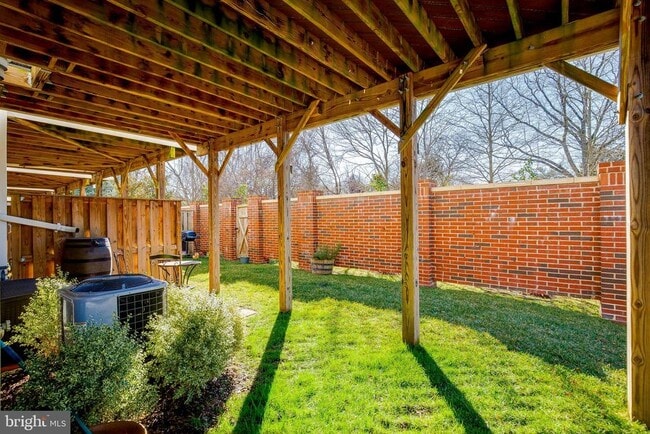 Building Photo - 6301 Ralston Way