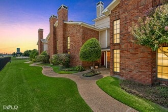 Building Photo - 8 Meadow Creek Dr