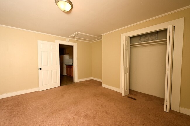 Building Photo - Charming 2BR / 2BA Home with Front Porch & Large Private Yard