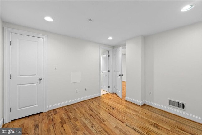 Building Photo - 739 Newton Pl NW