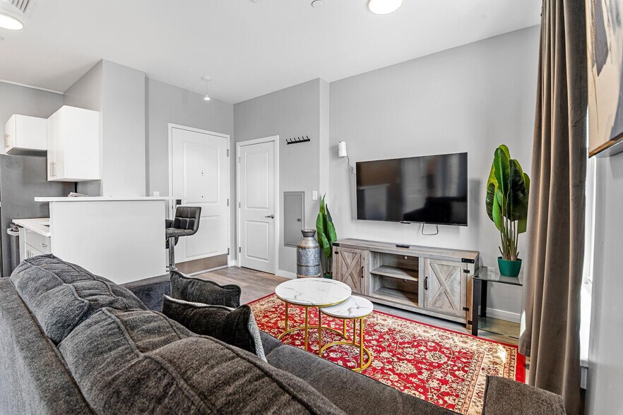 Building Photo - 95 Broadway