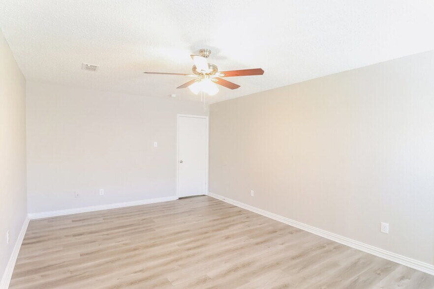 Building Photo - 917 Salida Dr