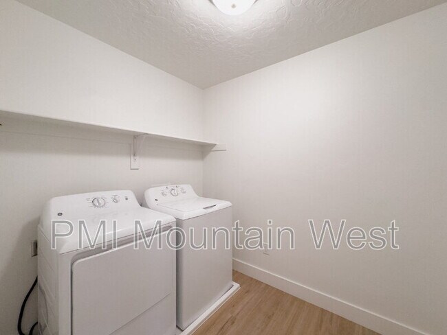 Building Photo - 331 S 680 W