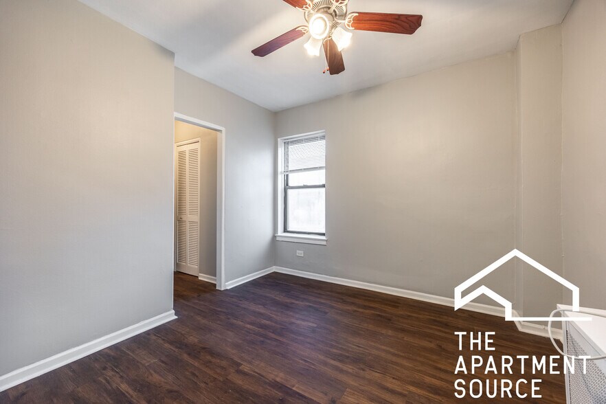 Building Photo - 1140 N La Salle Dr