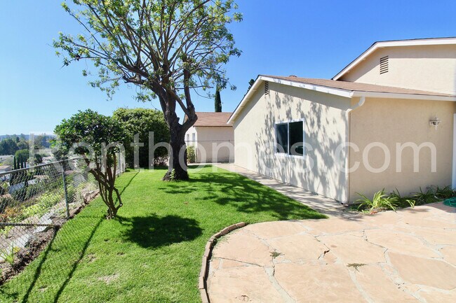 Building Photo - 11327 Linares St