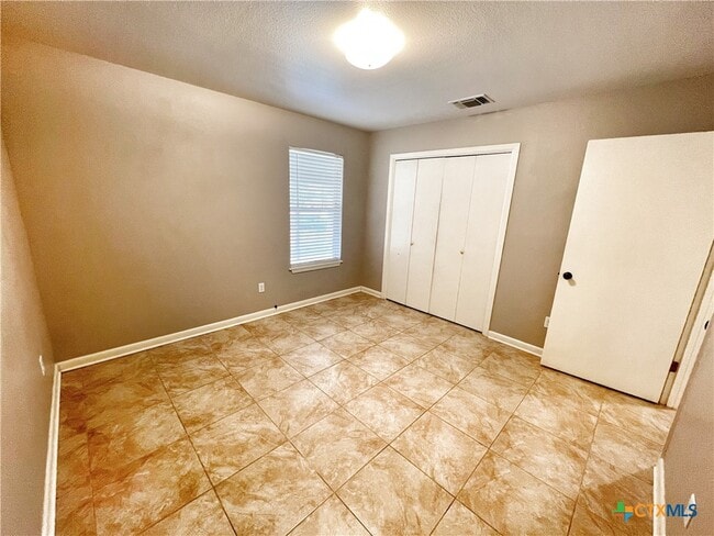 Building Photo - 1768 Kuehler Ave