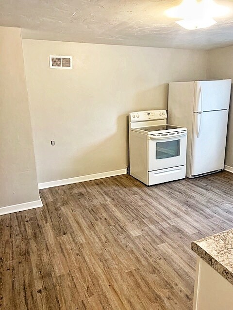 Building Photo - 2002 Jefferson St