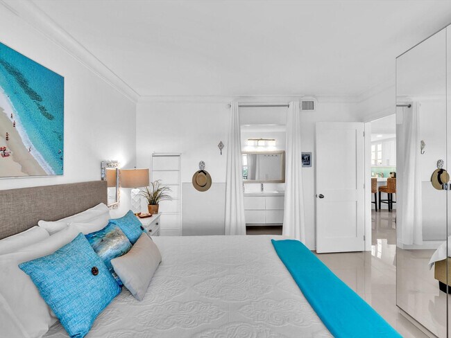 Building Photo - 3100 S Ocean Blvd