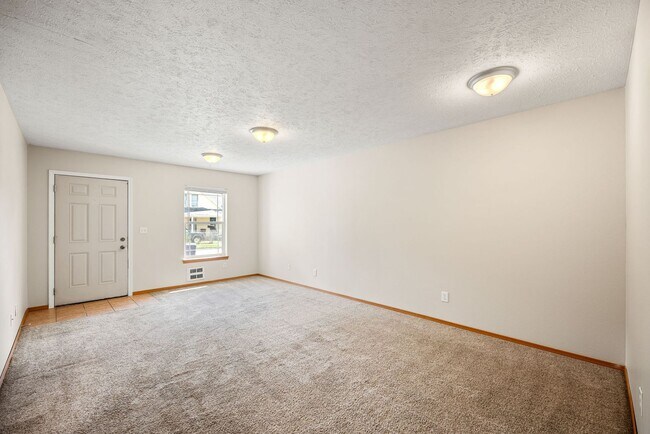Building Photo - 2907 E 4th Ave