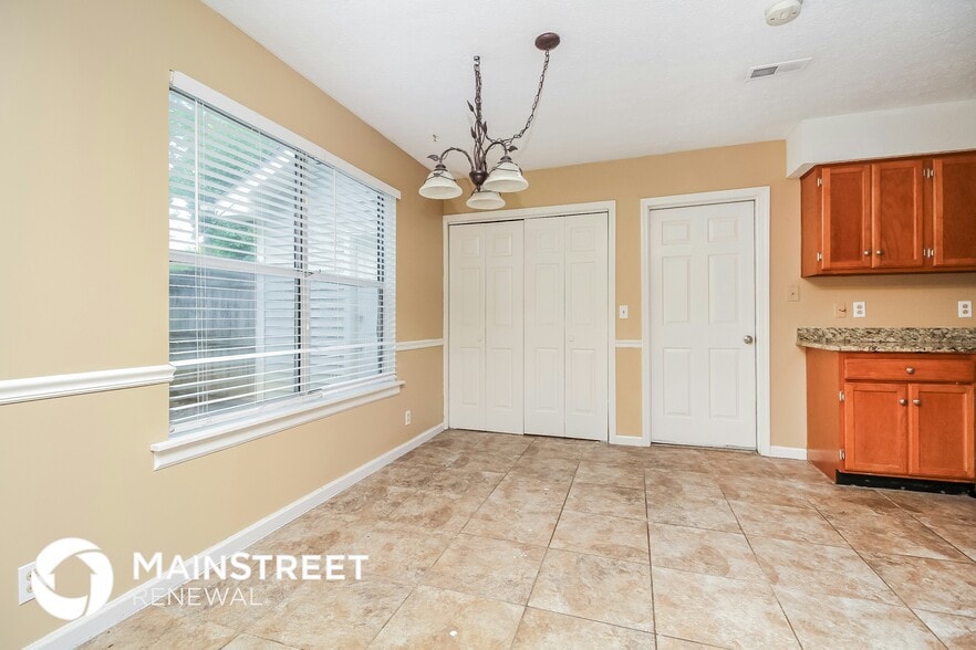 Building Photo - 2432 Laurel Hill Ct