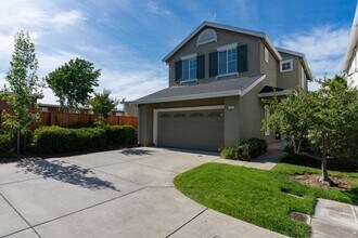 Building Photo - Stunning Updated Alameda Home w/ Backyard Deck & Custom Features