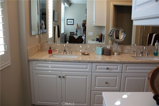 Building Photo - 44023 Rivo Court