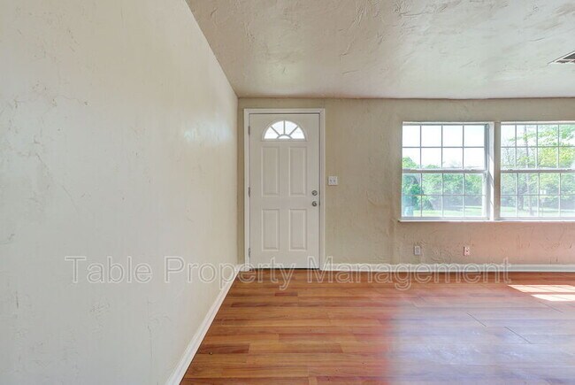 Building Photo - 4209 NE 16th St